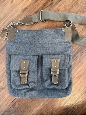 Mo&Co Gray Wool Crossbody Bag with Brown Strap and Pocket Accents
